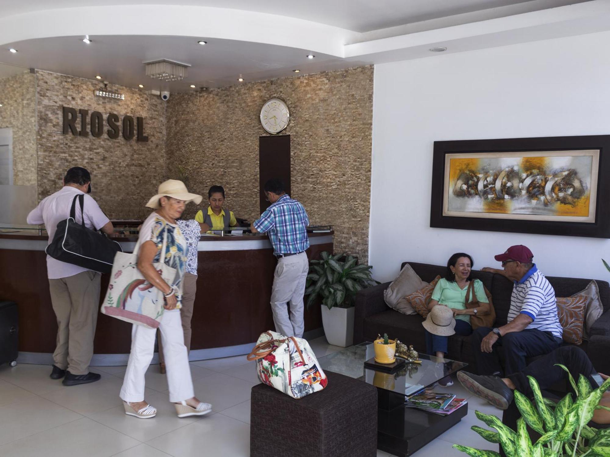 Riosol Tarapoto Hotel エクステリア 写真